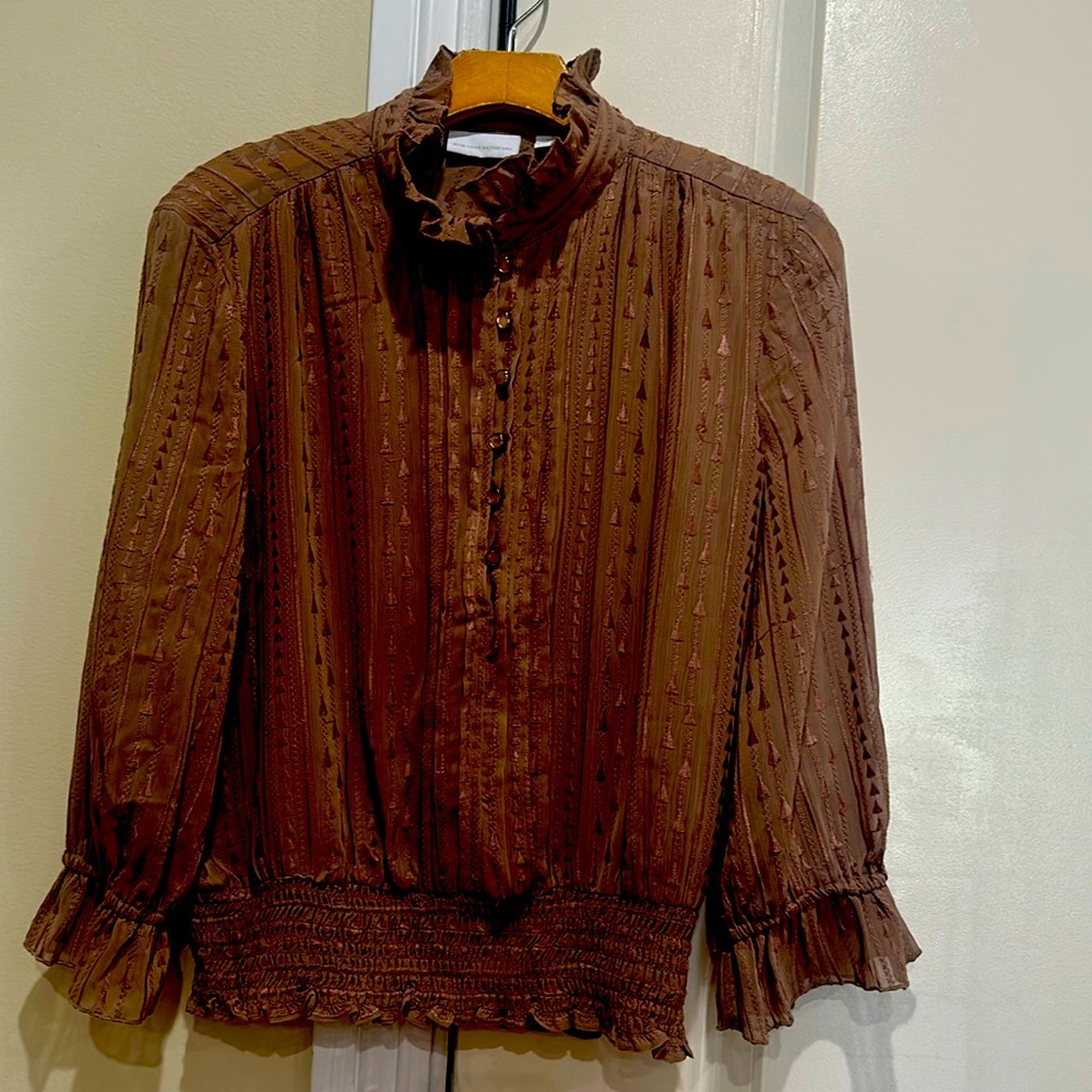 NEW YORK & COMPANY gorgeous  new without tags blouse in a beautiful cocoa brown